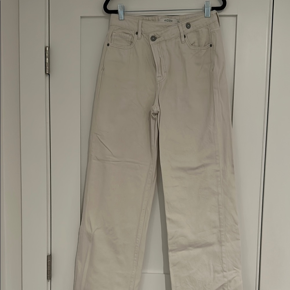 Hidden Logan Crossover Waistband Jeans in Sea Salt